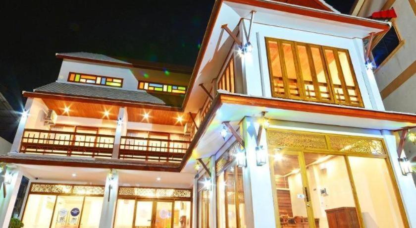 The Indigo House Phrae Hotel Exterior photo